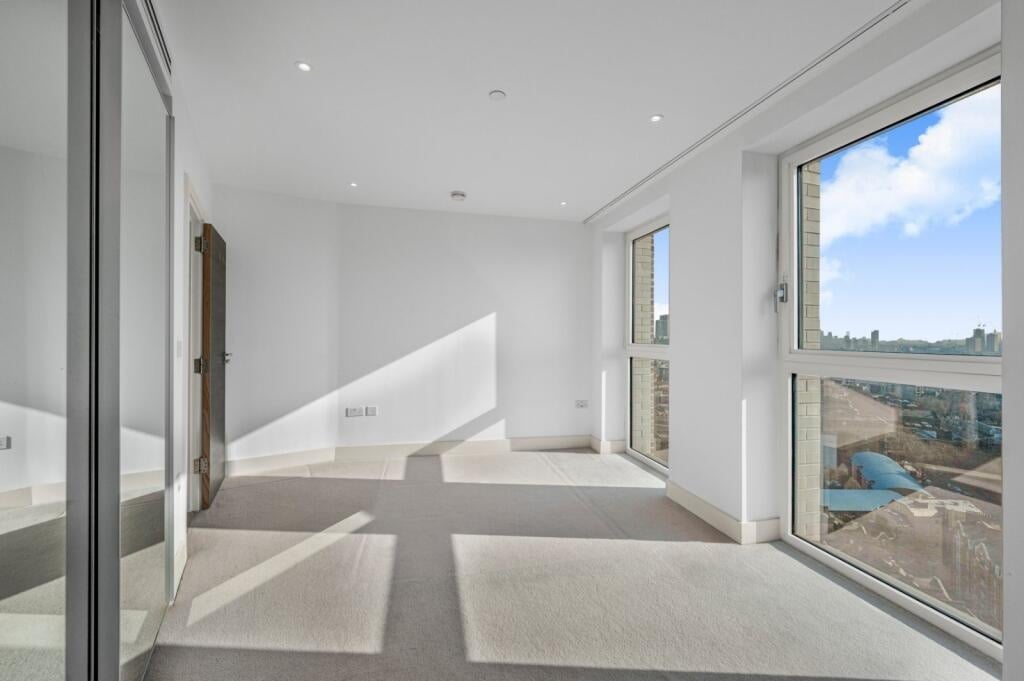 2 Bed Flat, Conquest Tower, SE1, N1 7GU photo 4