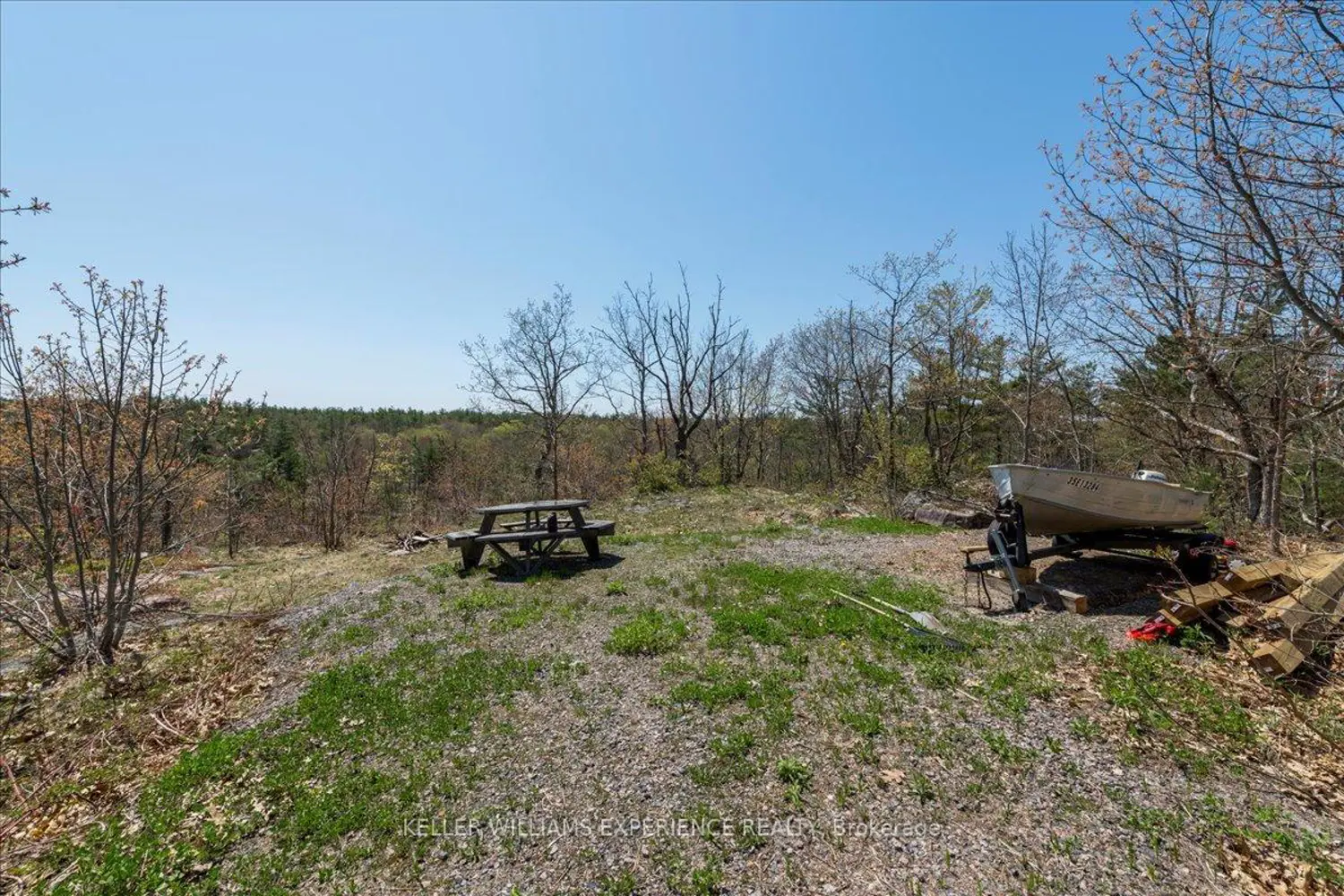 Additional image 3 of 1075 Heintzman Gate