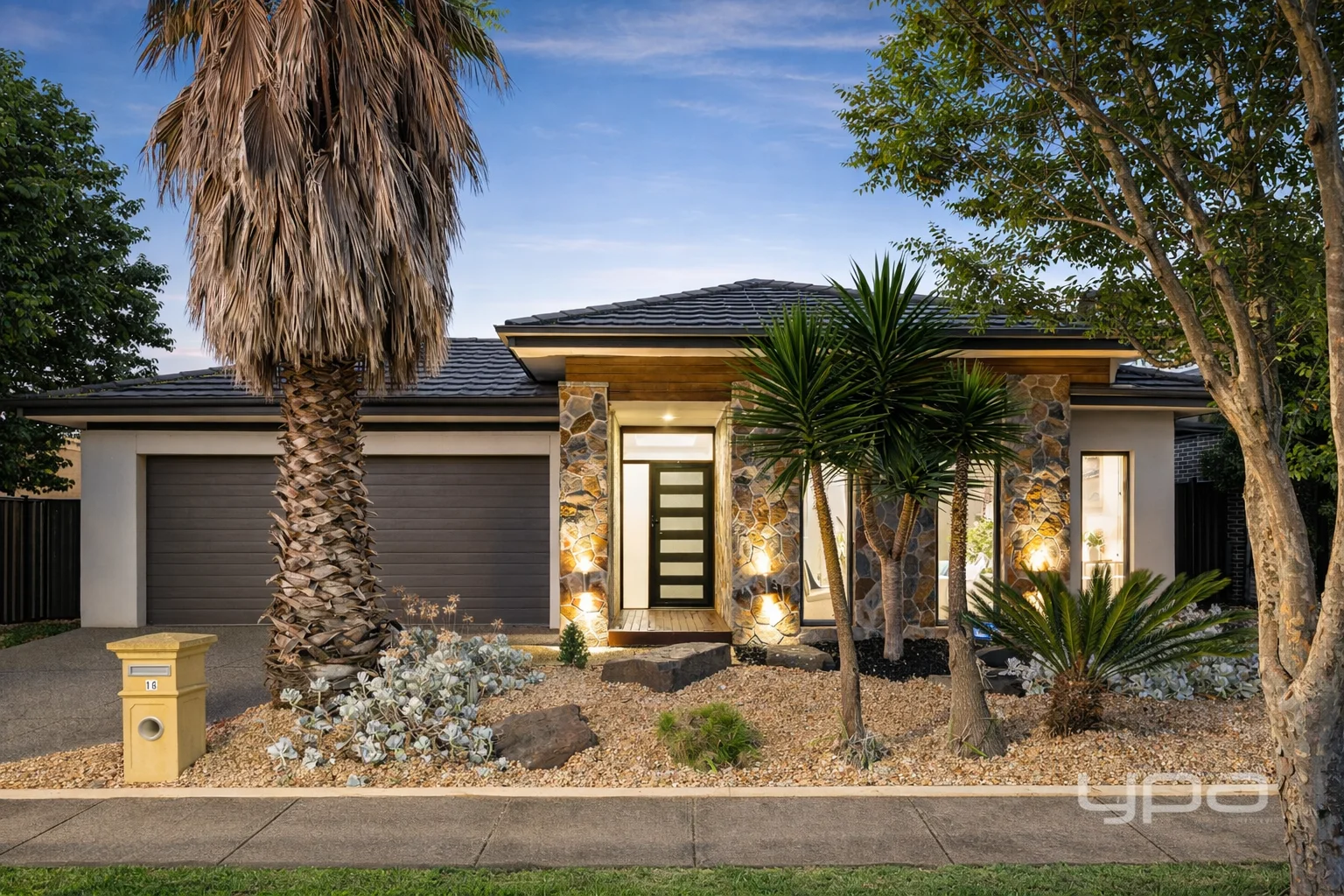 16 Bell Crescent, Point Cook VIC 3030