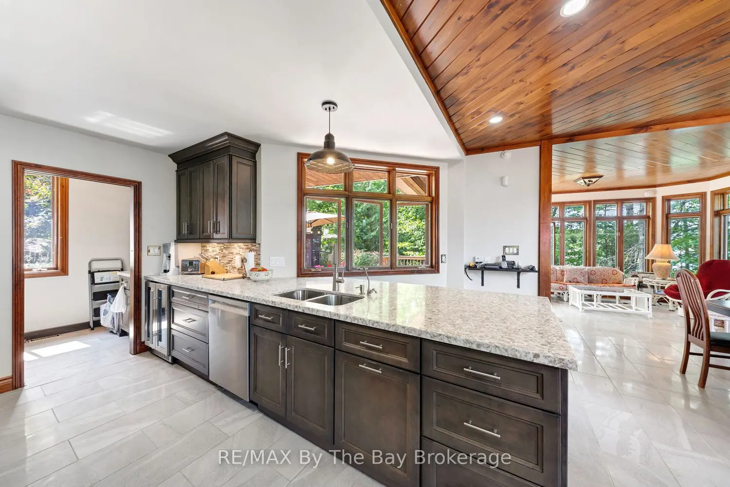 4104 East Shore Road photo 4