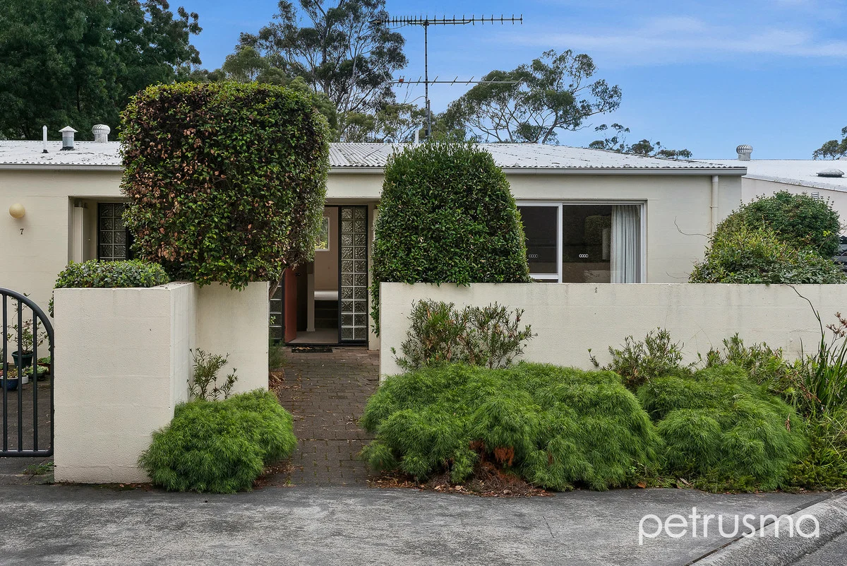 8/2-4 Channel Highway, Taroona TAS 7053