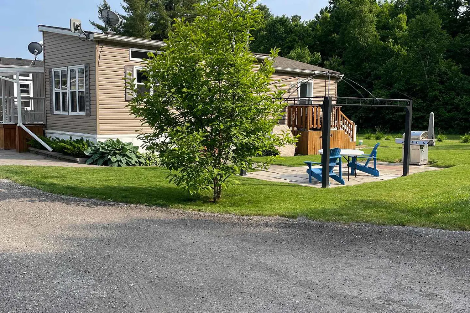 4449 Milburough Line 19 Cedar St. photo 2
