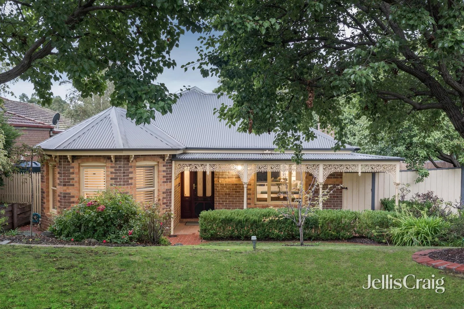 23 Valley Park Grove, Eltham VIC 3095