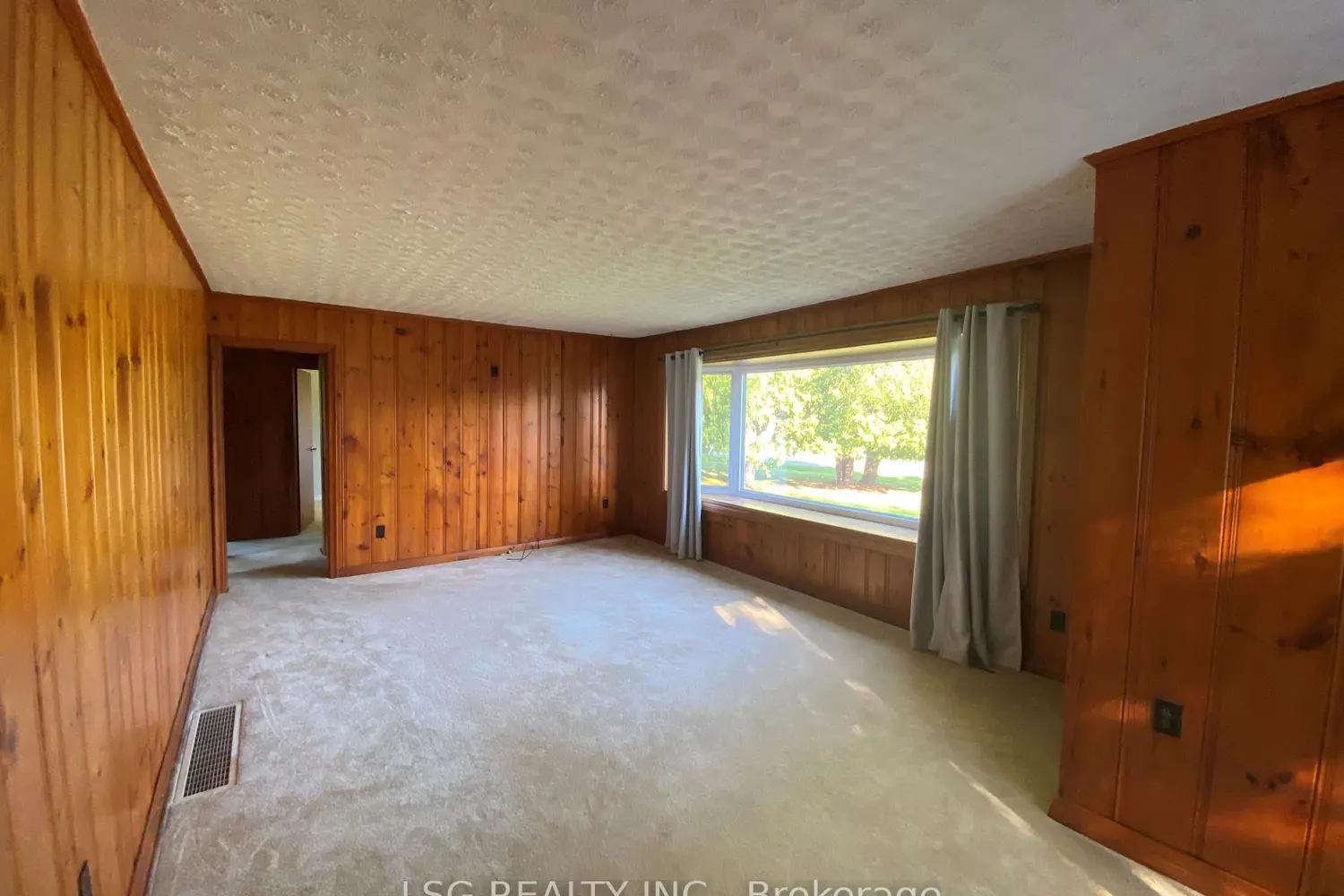 Additional image 6 of 25 Sharon Boulevard