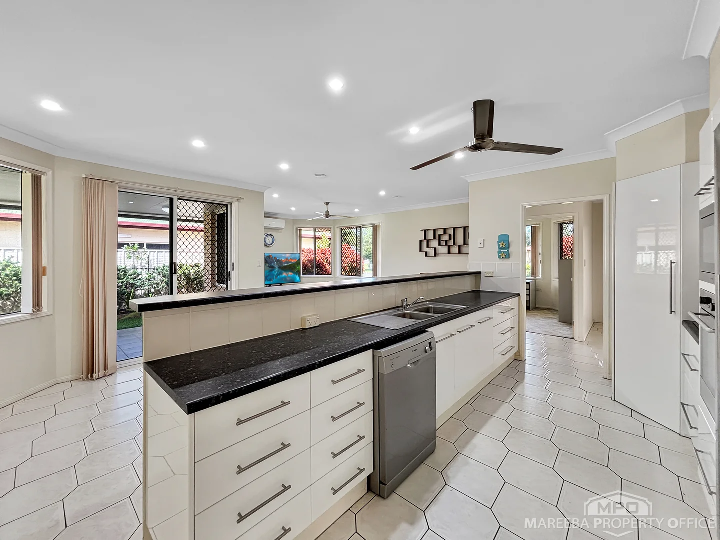 13 Ceola Drive, Mareeba QLD 4880 photo 3