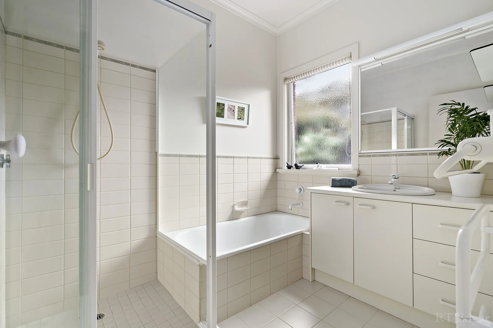 Additional image 10 of 1/16 Edgevale Road, Kew VIC 3101