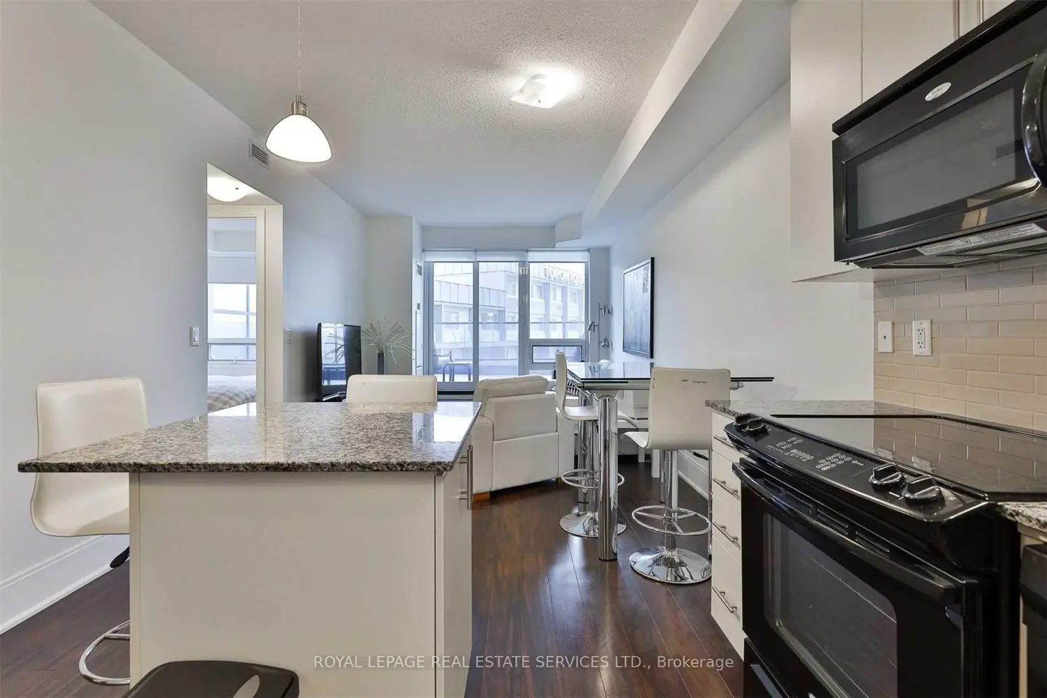 181 Wynford Drive 412 photo 4
