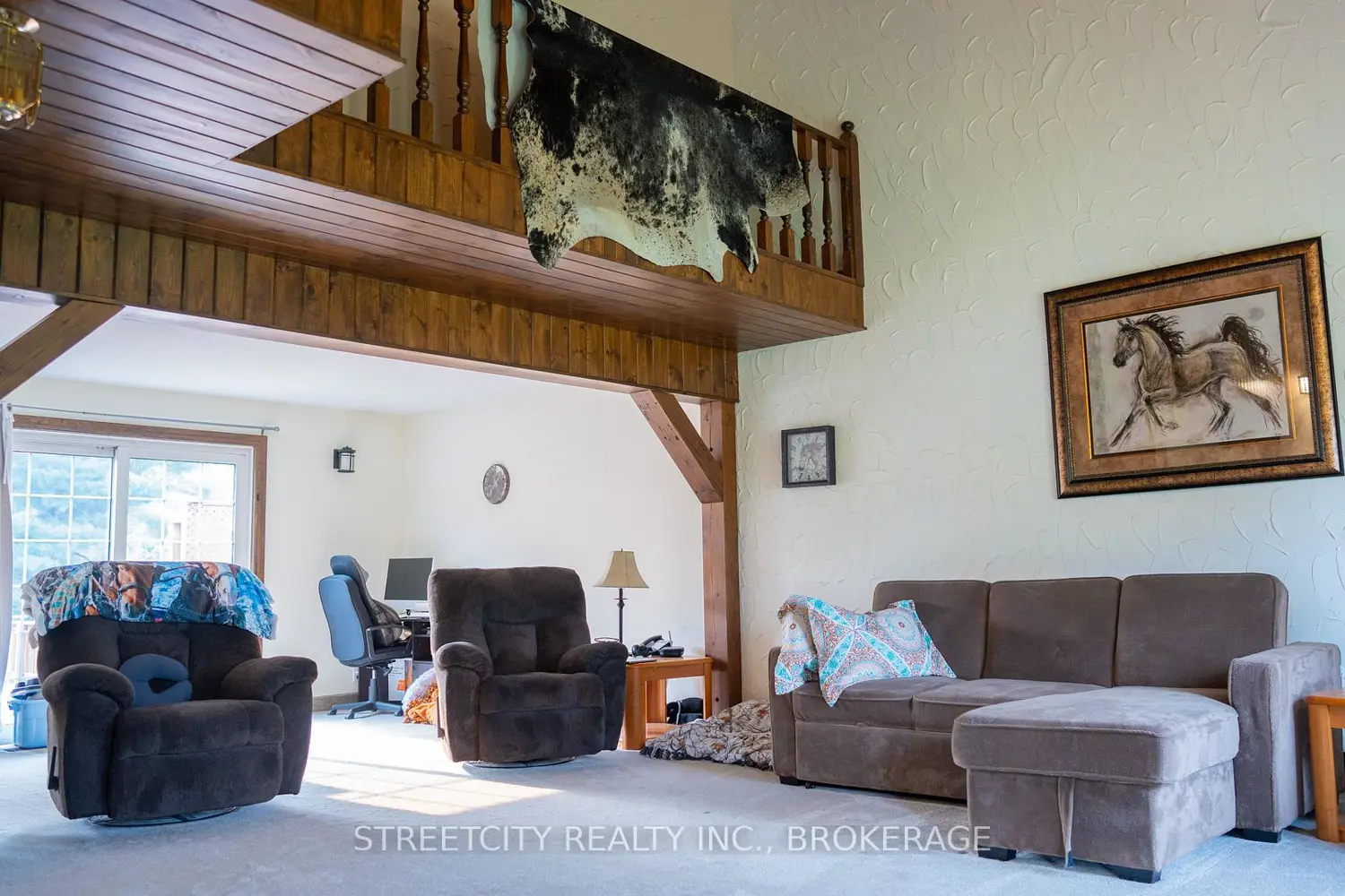 325 Town Line Road photo 4