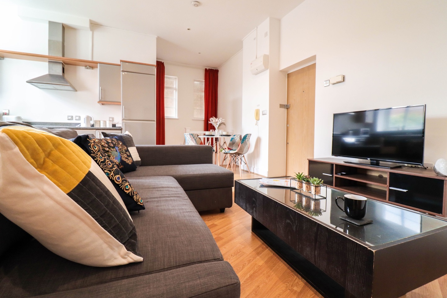Additional image 2 of 2 Bed Flat, Denmark Road, SE5, N1 7GU