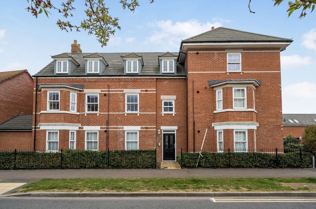 1 bed flat for saleAnglia Way, Great Denham MK40