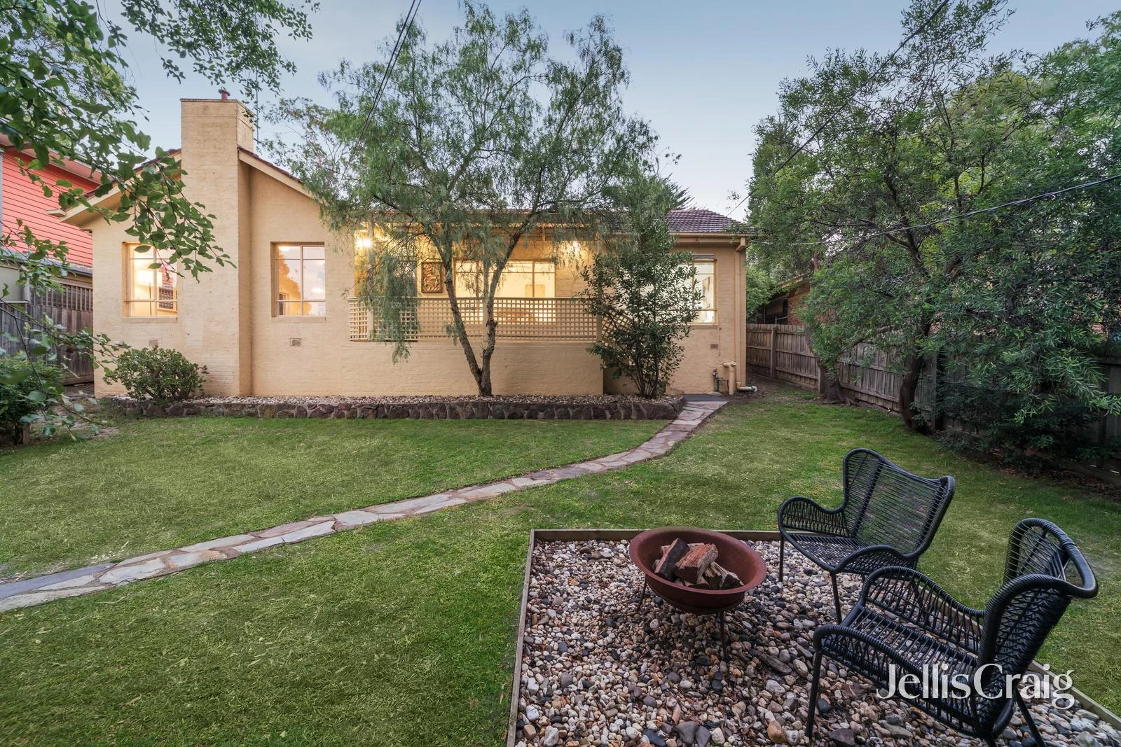 24 Henry Street, Eltham VIC 3095
