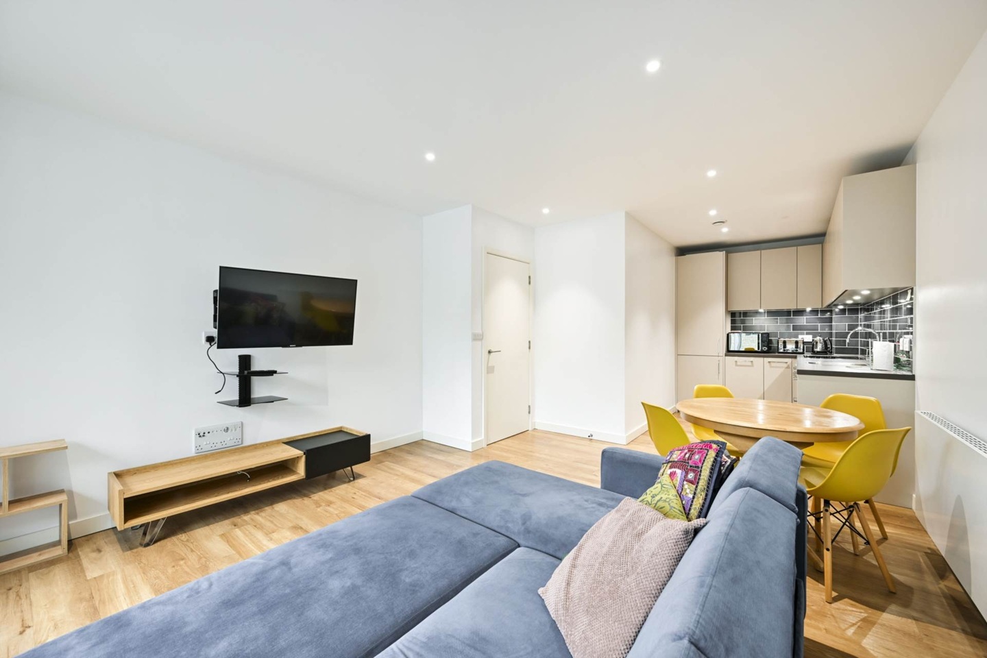 1 Bed Flat, Gauging Square, E1W, N1 7GU
