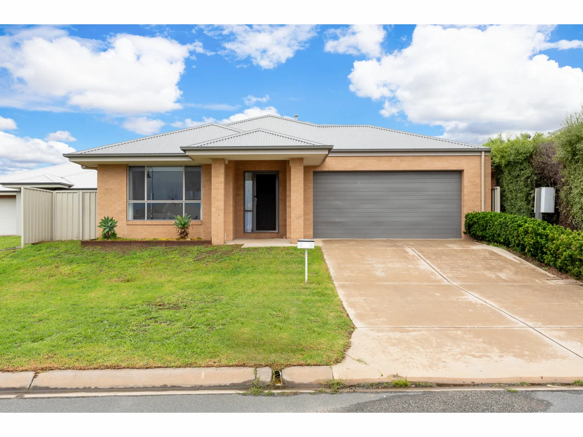 23 Hanrahan Street, Hamilton Valley NSW 2641