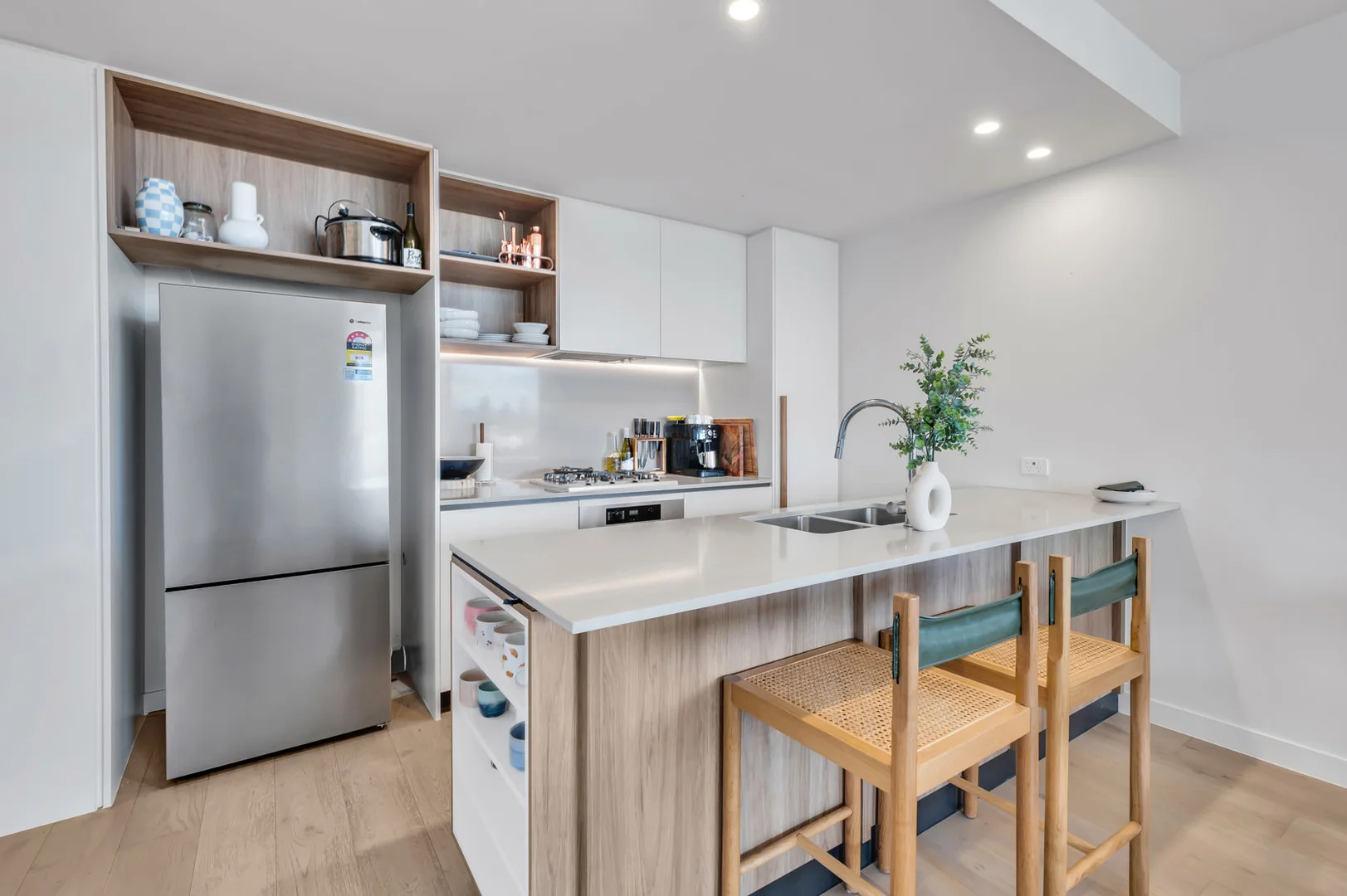 Additional image 9 of 304/43 Peerless Avenue, Mermaid Beach QLD 4218