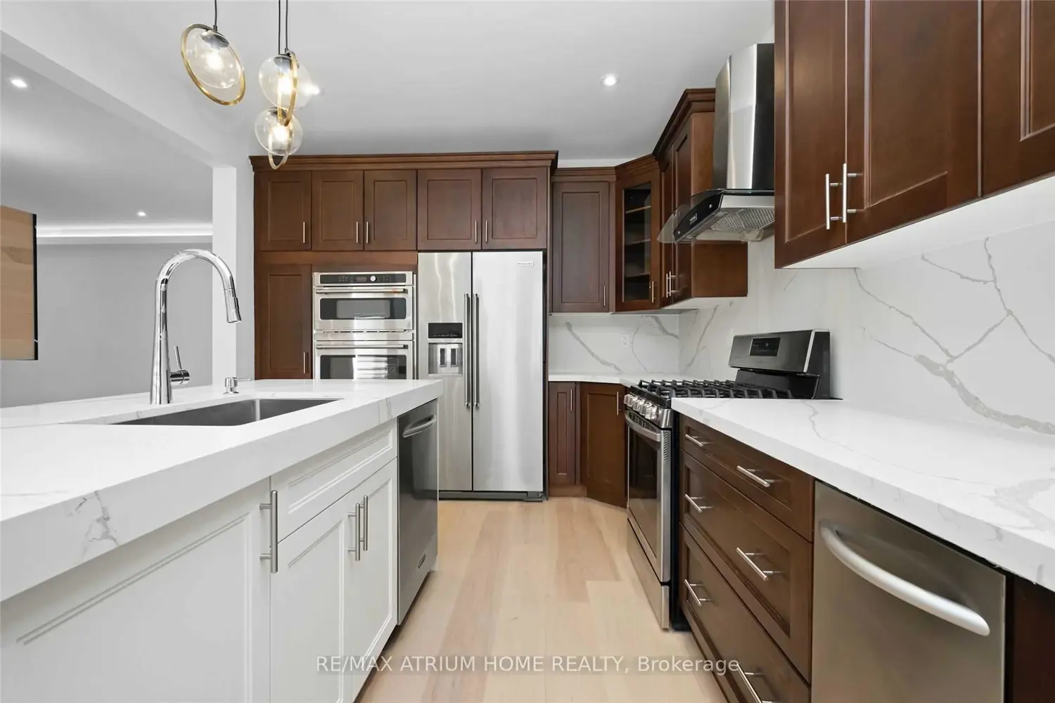 162 Bathurst Glen Drive photo 5
