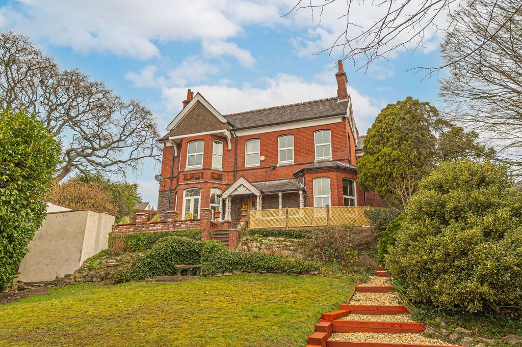 5 bed detached house for saleBryncliffe NP19