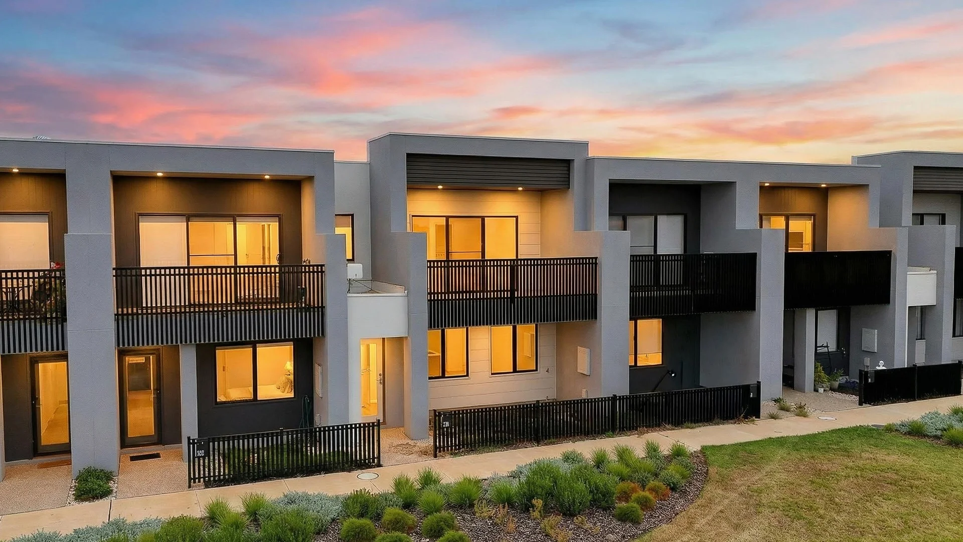 10 Pretty Walk, Fraser Rise VIC 3336