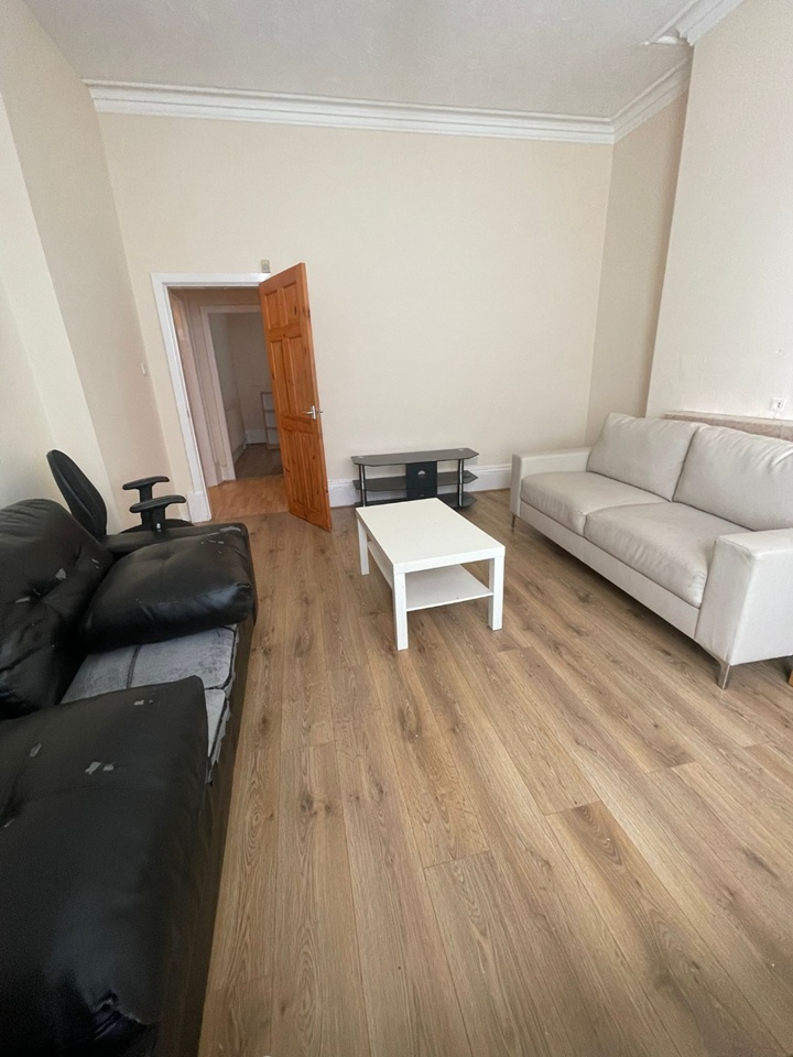 Room in a Shared House, Hanover Square, LS3, N1 7GU photo 3