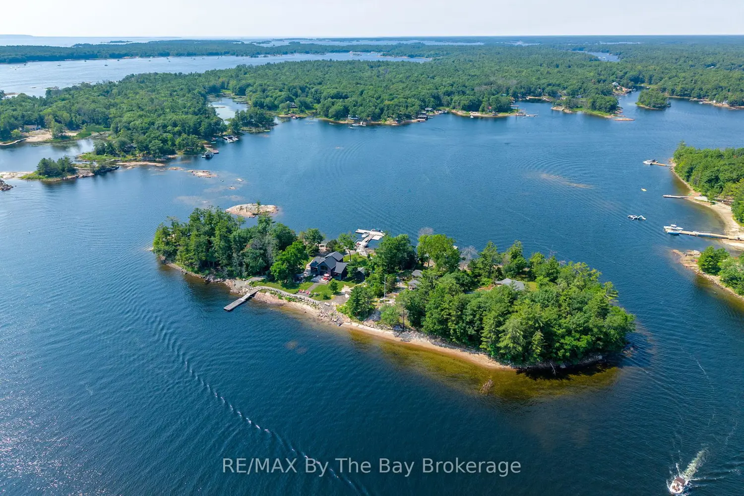 Additional image 4 of 4 Island 800