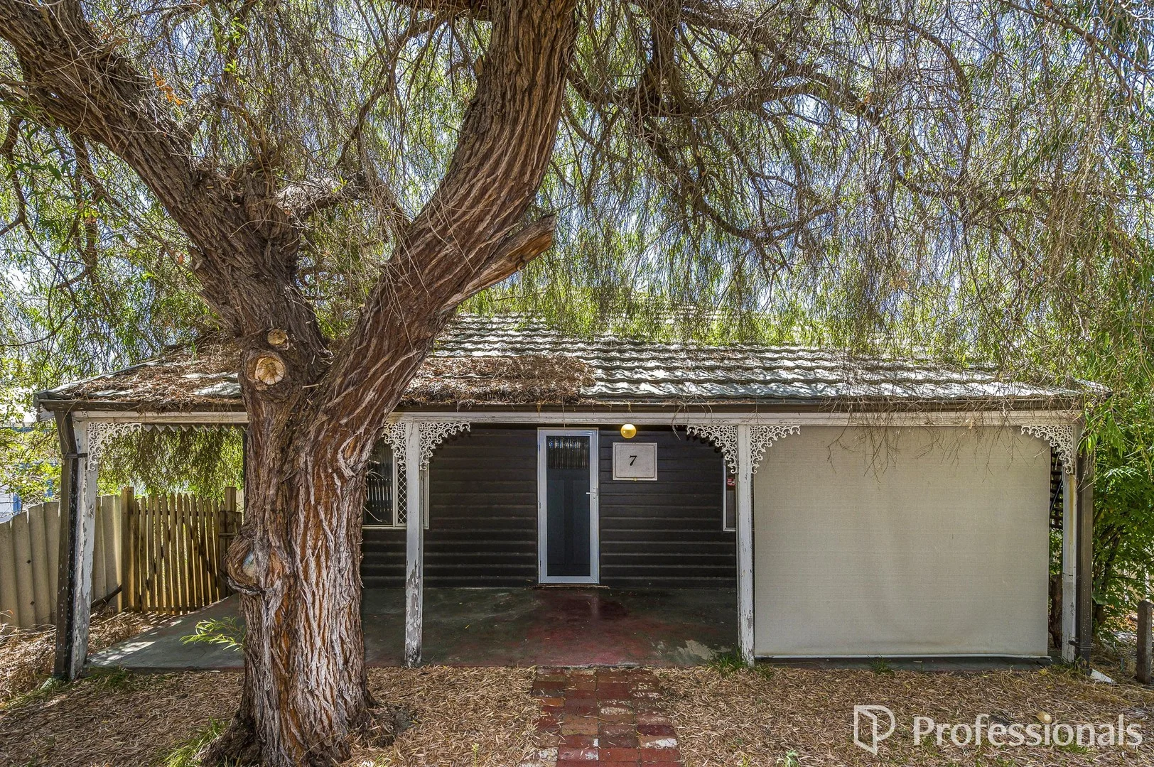 7 Palmerston Street, Bassendean WA 6054