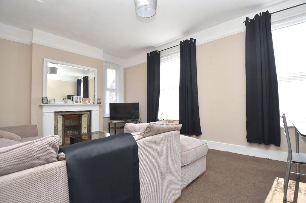 Additional image 5 of 2 bed flat for saleRussell Road, Felixstowe, Suffolk IP11