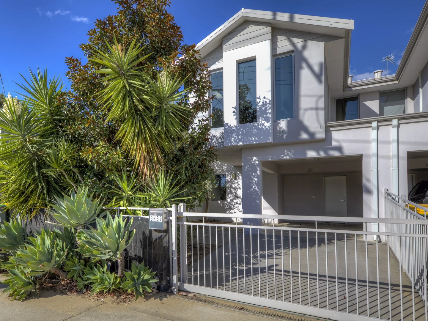 3/39 Edinburgh Road, Forrestfield WA 6058