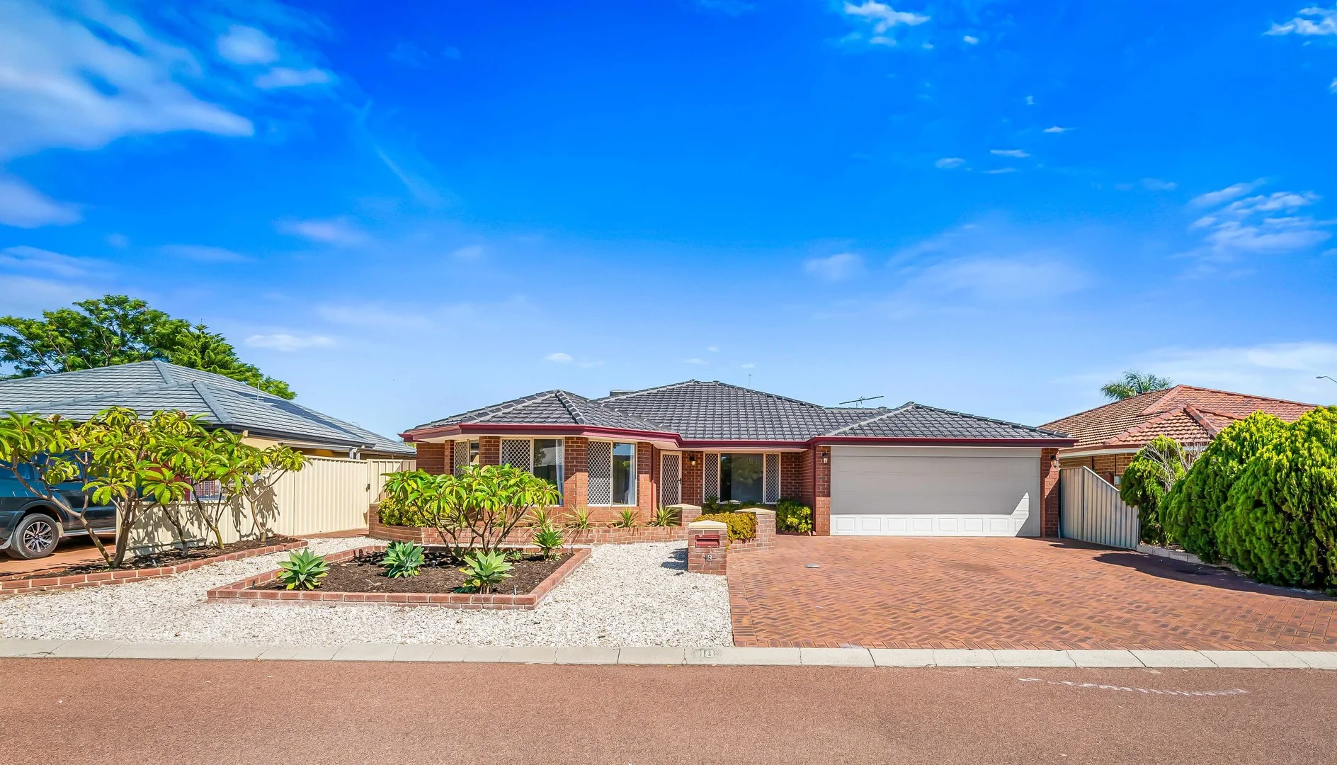 18 Lakehurst Way, Atwell WA 6164