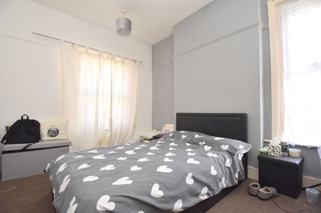Additional image 4 of 2 bed flat for saleRussell Road, Felixstowe, Suffolk IP11