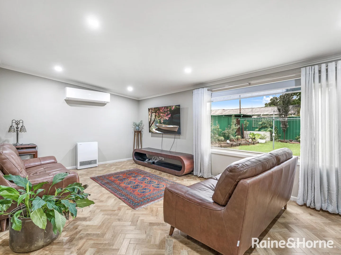 176 Durham Street, Bathurst NSW 2795 photo 4