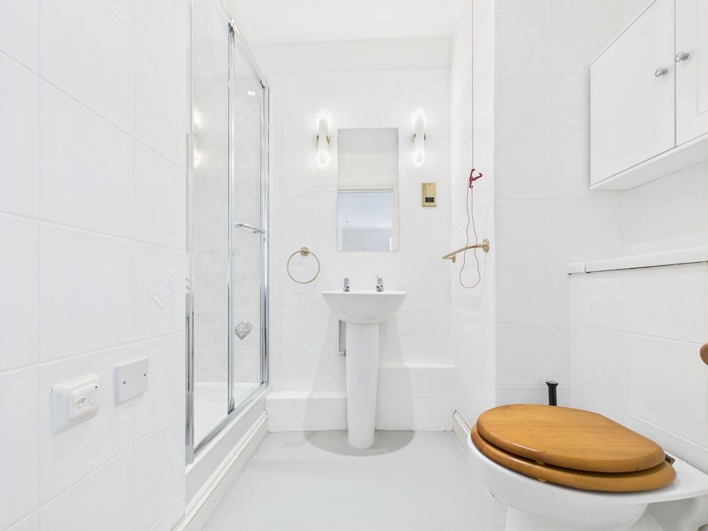 Additional image 8 of 2 bed flat for salePrebendal Court, Station Road, Shipton-Under-Wychwood, Chipping Norton OX7