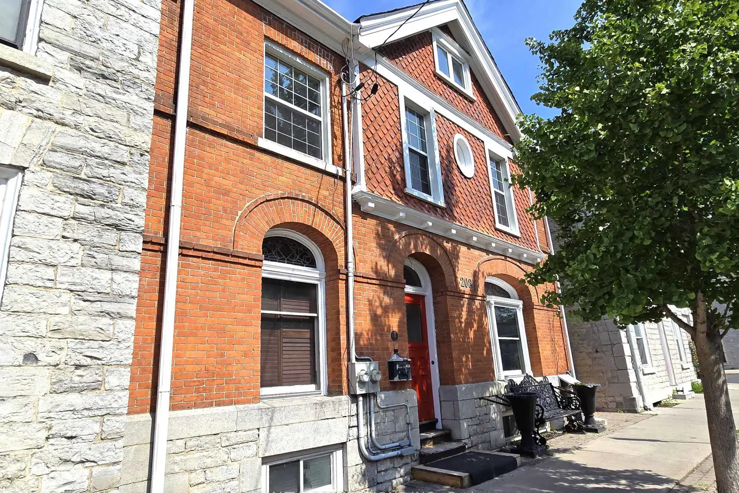 208 King Street photo 2