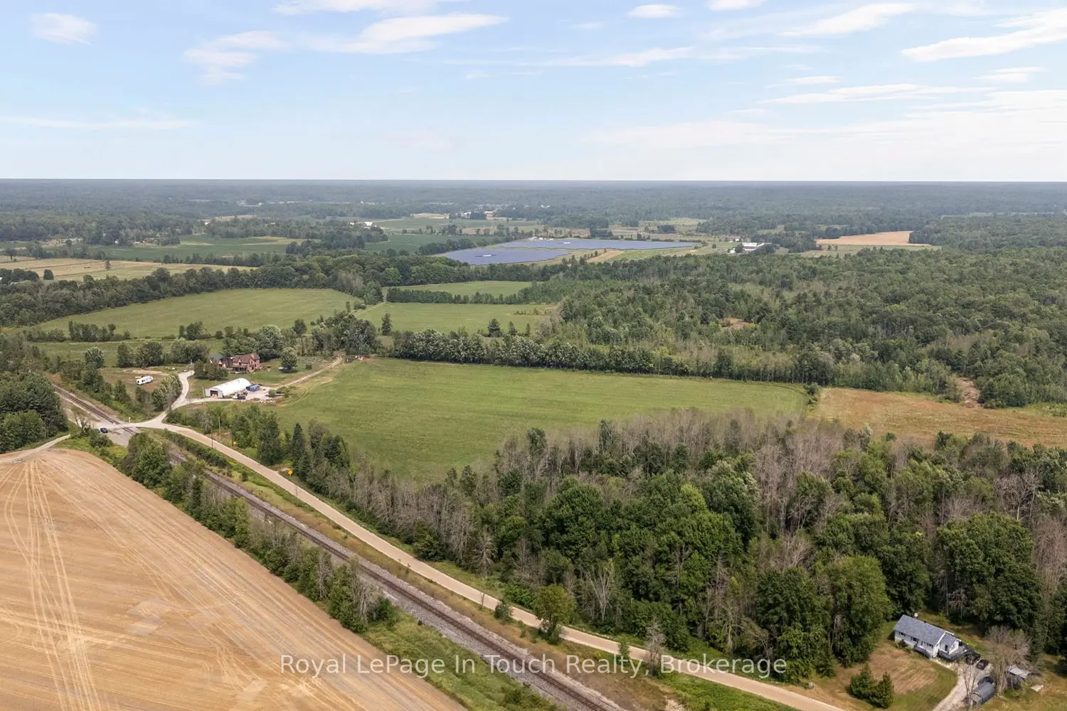 1561 Lovering Line photo 4