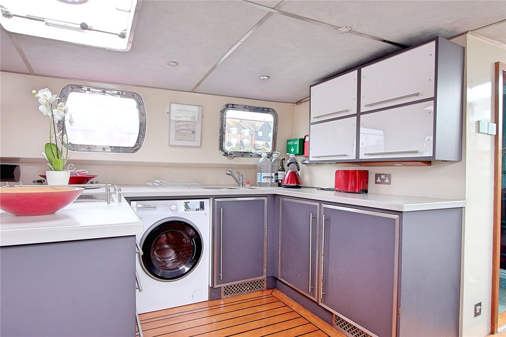 Additional image 5 of 1 bed property for saleArun Shipyard, Rope Walk, Littlehampton, West Sussex BN17