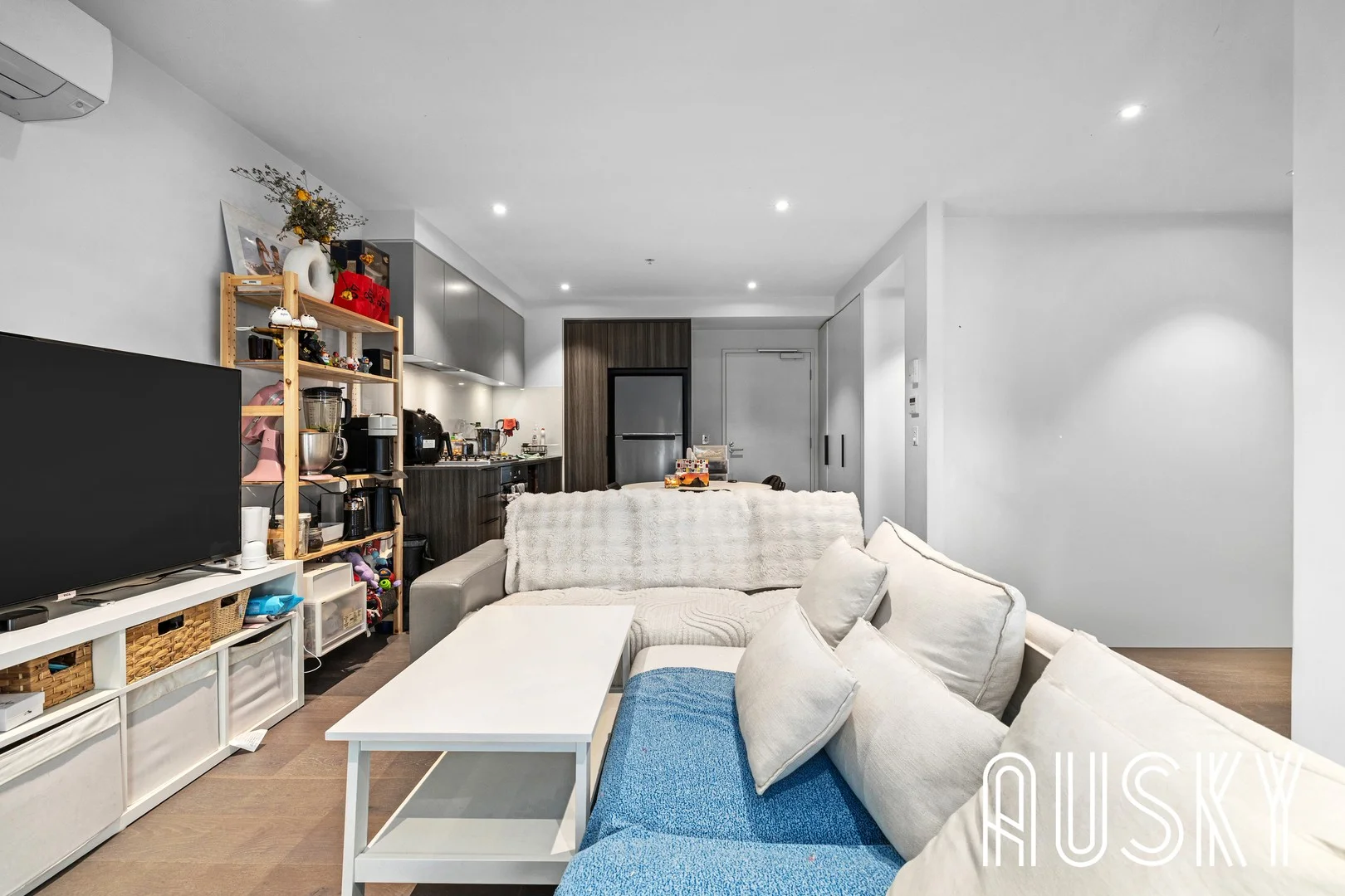 2208E/888 Collins Street, Docklands VIC 3008