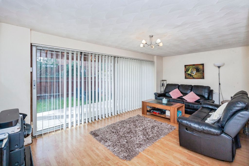 Additional image 3 of 5 bed detached house for saleStation Road, Slough SL1