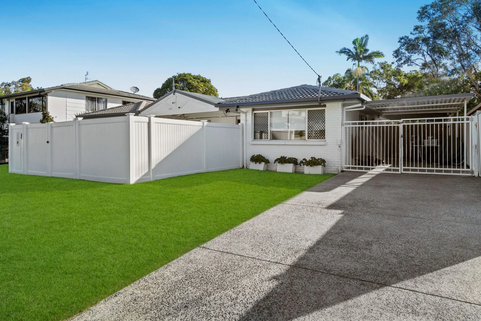 8 Clifton Street, Biggera Waters QLD 4216