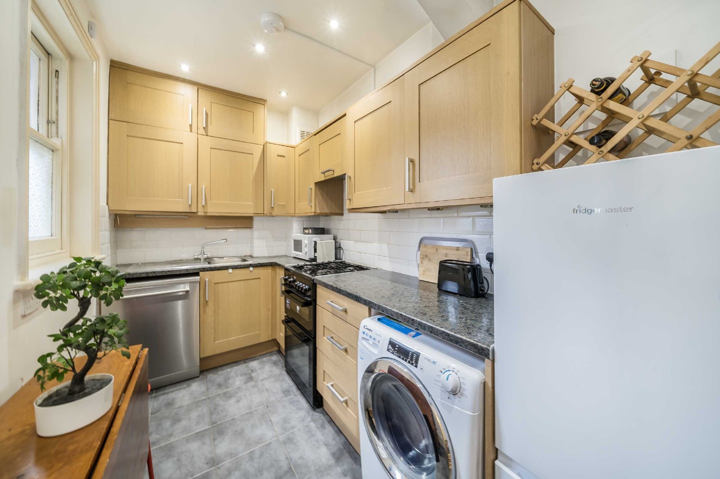3 Bed Flat, Effra Mansions, SW2, N1 7GU photo 3