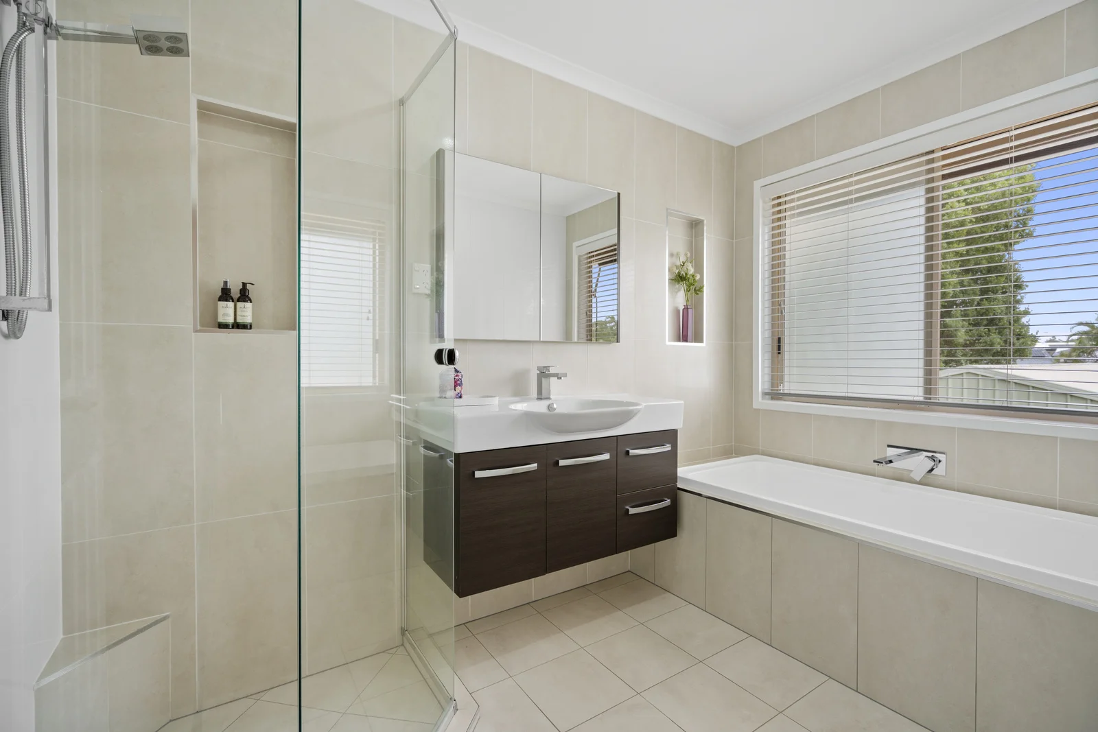 Additional image 12 of 28 Riverton Drive, Wellington Point QLD 4160
