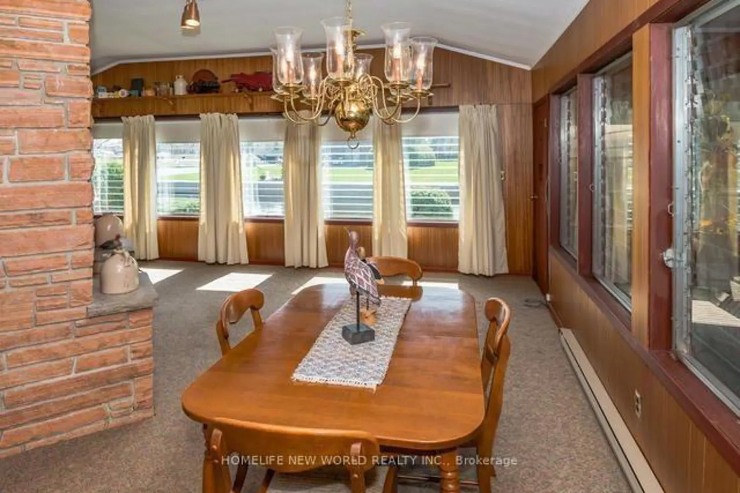 31 Villa Drive photo 4