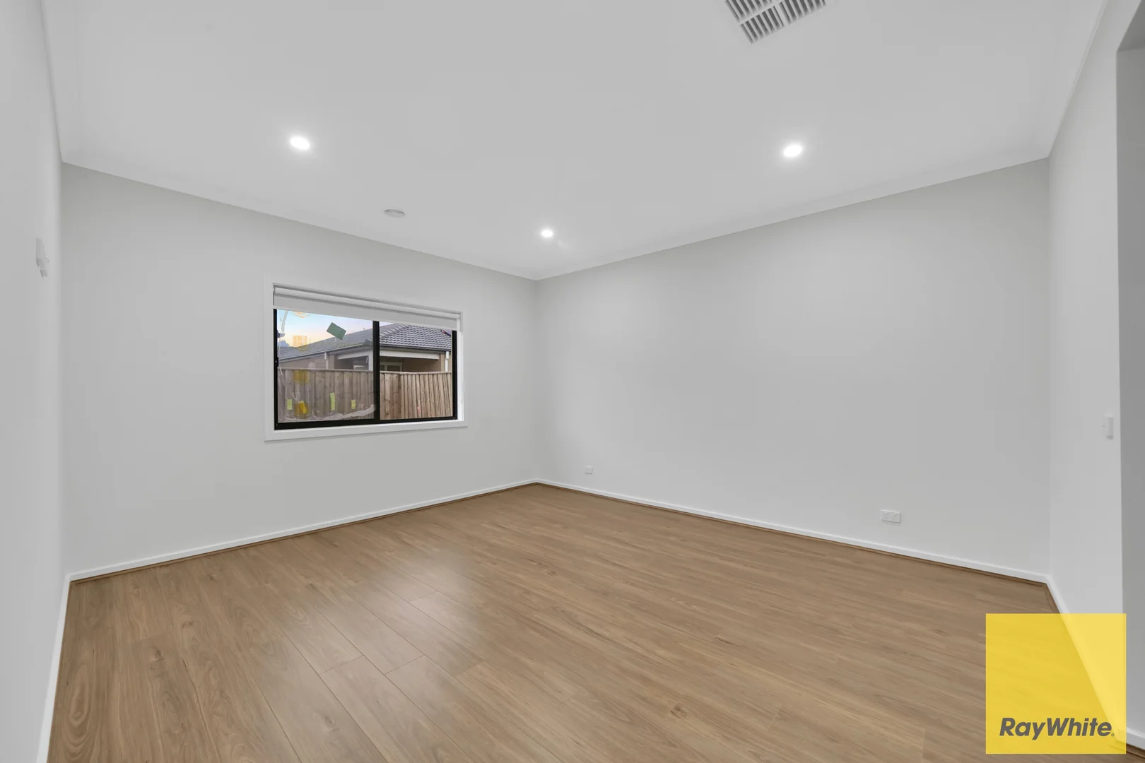 Additional image 12 of 15 Farmingdale Street, Manor Lakes VIC 3024