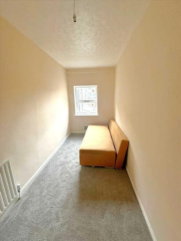 2 Bed Flat, Commercial Road, E1, N1 7GU photo 3