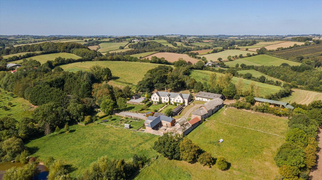 6 bed farm for saleDira Barton, East Village, Crediton, Devon EX17