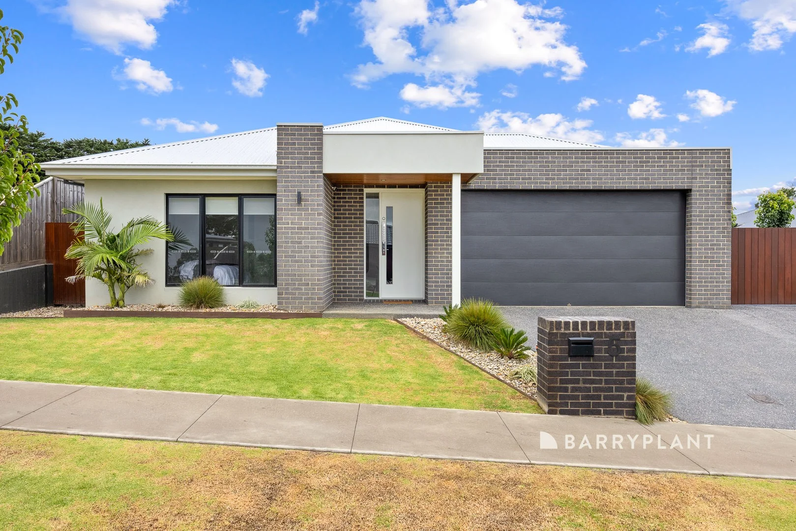 5 Diamond Street, Drouin VIC 3818