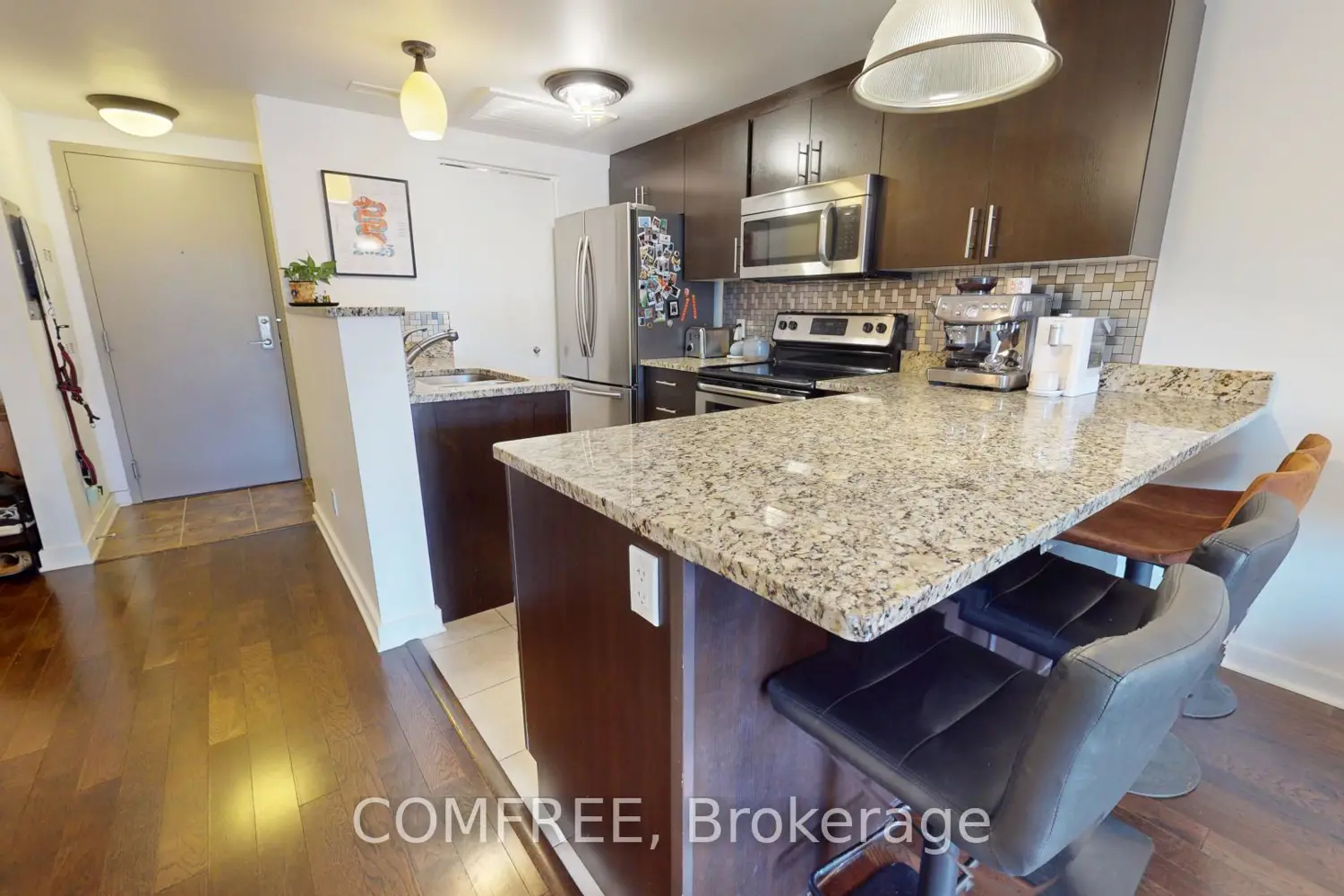 456 King Edward Avenue 409 photo 4