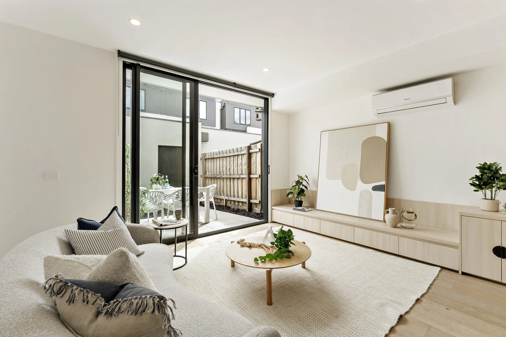 16 Gilson Place, Sunshine VIC 3020 photo 5