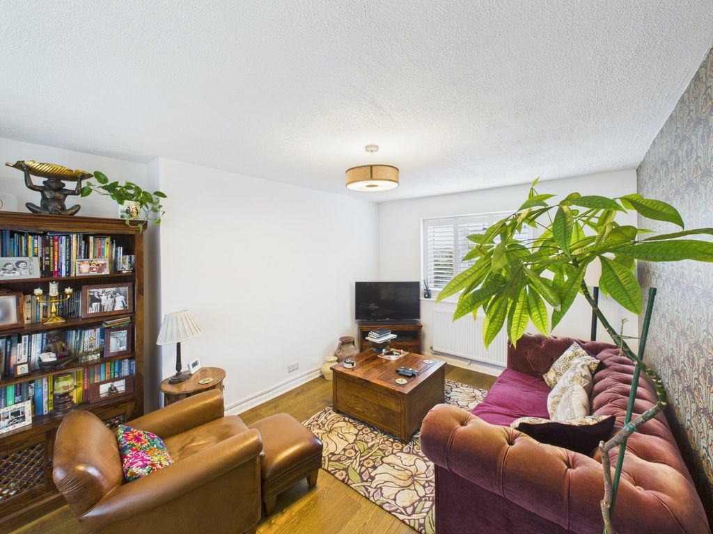 2 bed terraced house for saleCavalry Crescent, Windsor, Berkshire SL4 photo 2