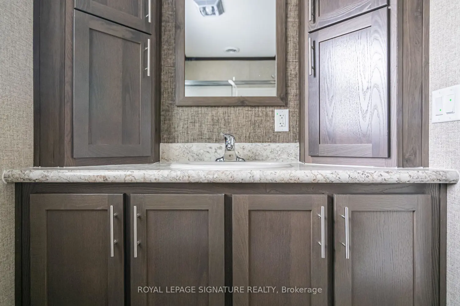 Additional image 13 of 126 Regency Drive