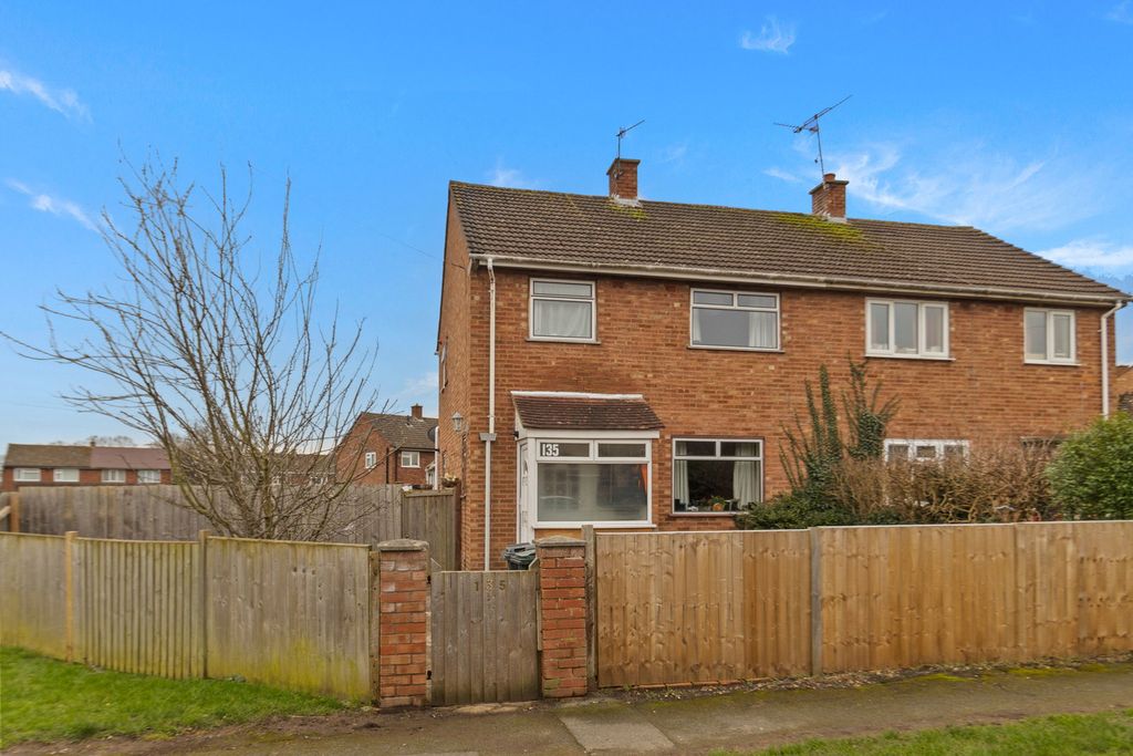 3 bed semi-detached house for saleMoat Crescent, Malvern WR14