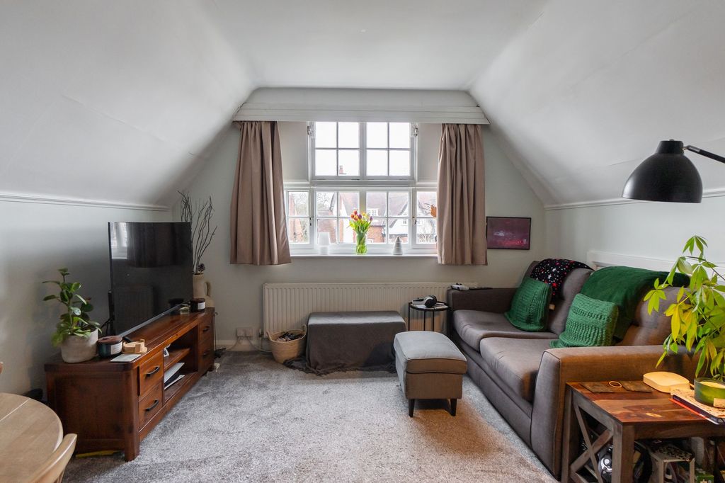 2 bed flat for saleToller Road, Stoneygate LE2 photo 3