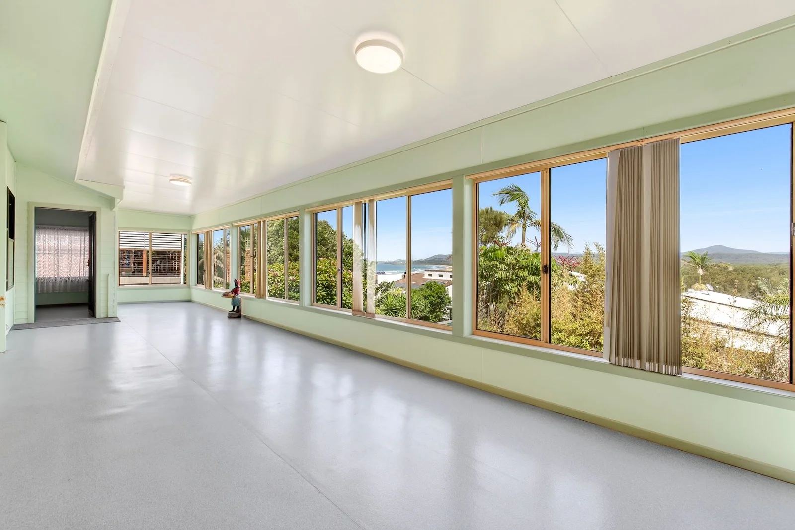 Additional image 3 of 62 Dammerel Crescent, Emerald Beach NSW 2456